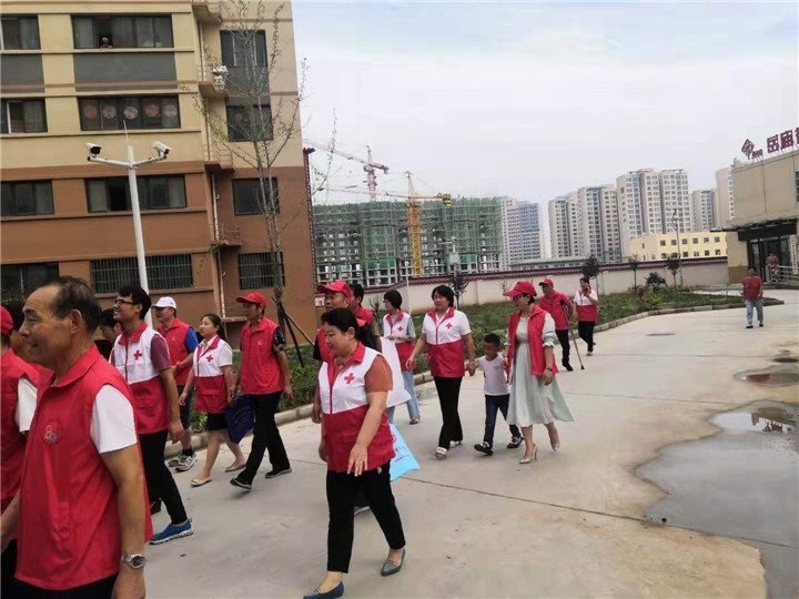 华阴市红十字志愿者在行动
